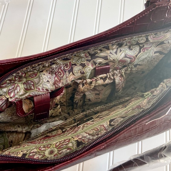 •Maxx New York• Croc Embossed Shoulder Bag - Picture 5 of 10